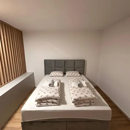 Jezero Gostinjska kuća *